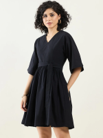 belted-dress-with-wide-sleeves-688834.png